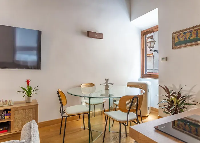 Iflat Modern & Comfortable In Trastevere Apartment